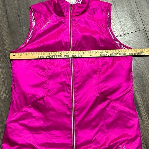 UNDER ARMOUR womens large Cold gear hot pink packable vest - Picture 9 of 11
